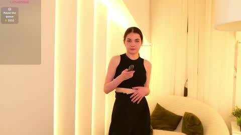 sindell_cryell online show from June 9, 2026, 9:26 pm