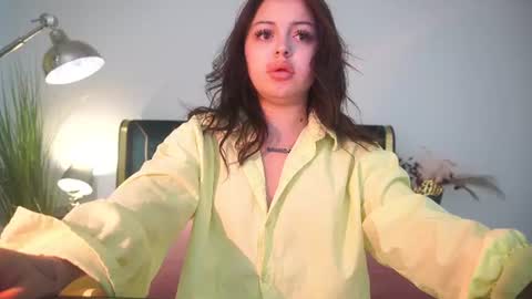 Snapshot of sinfulkittenn chatting on July 5, 2026, 5:47 am Kira online show from July 5, 2026, 5:47 am