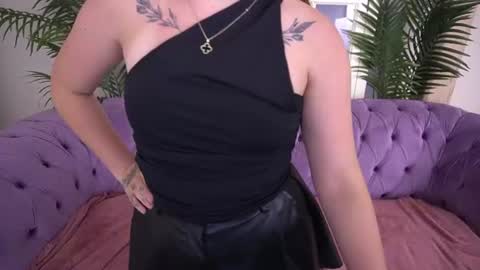Snapshot of sinfulkittenn chatting on July 12, 2026, 6:04 am Kira online show from July 12, 2026, 6:04 am