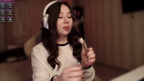 Snapshot of sinigami_ chatting on January 13, 2025, 1:34 am Ari online show from January 13, 2025, 1:34 am