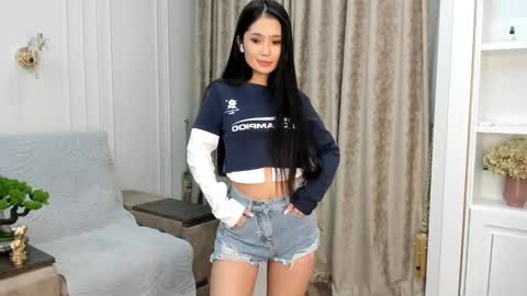 Ellie online show from December 15, 2024, 2:59 pm