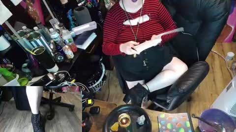 Snapshot of sinstresshemlock chatting on June 11, 2026, 2:53 am Sinstress hemlock online show from June 11, 2026, 2:53 am