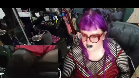 Snapshot of sinstresshemlock chatting on June 25, 2026, 3:50 am Sinstress hemlock online show from June 25, 2026, 3:50 am