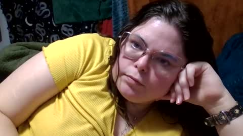 Snapshot of siofra chatting on April 28, 2026, 6:35 pm Siofra online show from April 28, 2026, 6:35 pm