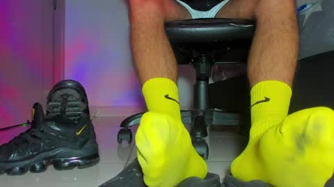 only foot                         worshipers here online show from April 3, 2026, 12:03 pm