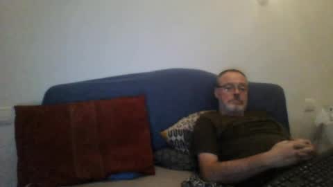 Snapshot of sirdon83 chatting on August 1, 2026, 3:44 pm sirdon83 online show from August 1, 2026, 3:44 pm