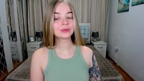 SirenaBloom online show from March 12, 2026, 4:51 am