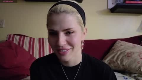 Sirenity online show from September 23, 2025, 4:04 am