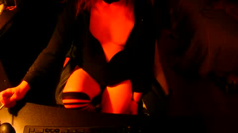 red online show from October 20, 2025, 12:44 am