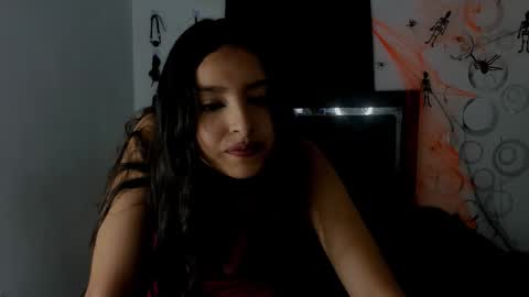 Snapshot of skarleth_and_lina chatting on October 31, 2025, 11:55 am Skarleth and Lina online show from October 31, 2025, 11:55 am