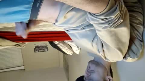 Snapshot of skaterpunk_92 chatting on December 17, 2025, 10:54 am skaterpunk_92 online show from December 17, 2025, 10:54 am