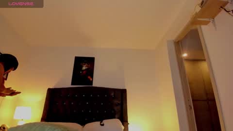 Snapshot of skay_hot chatting on September 25, 2025, 11:52 pm Skay online show from September 25, 2025, 11:52 pm