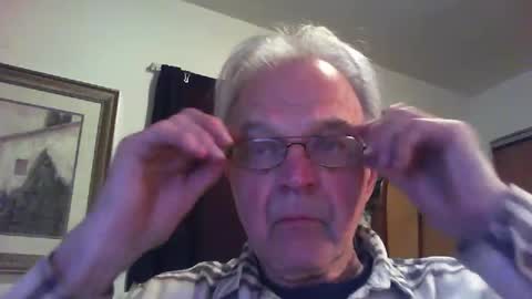 Snapshot of skeeeziks chatting on May 4, 2026, 3:35 am skeeeziks online show from May 4, 2026, 3:35 am