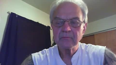 Snapshot of skeeeziks chatting on May 11, 2026, 2:17 am skeeeziks online show from May 11, 2026, 2:17 am