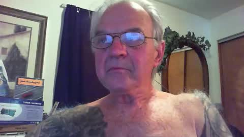 Snapshot of skeeeziks chatting on May 16, 2026, 6:07 pm skeeeziks online show from May 16, 2026, 6:07 pm