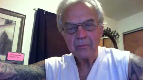 Snapshot of skeeeziks chatting on June 9, 2026, 2:56 am skeeeziks online show from June 9, 2026, 2:56 am
