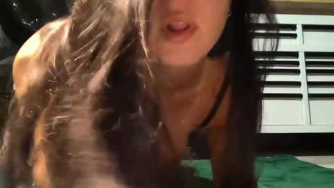 Snapshot of skimaskedmilf chatting on September 17, 2025, 9:44 am BELLA online show from September 17, 2025, 9:44 am