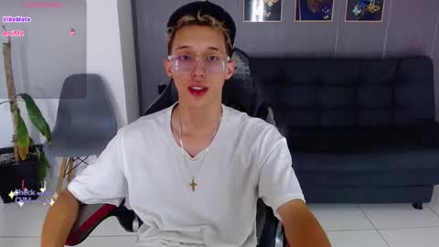 skinny_bigcock20 online show from November 29, 2025, 9:18 pm