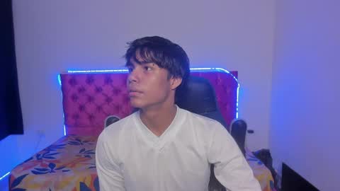 Snapshot of skinny_sam23 chatting on May 21, 2026, 3:35 am sam online show from May 21, 2026, 3:35 am