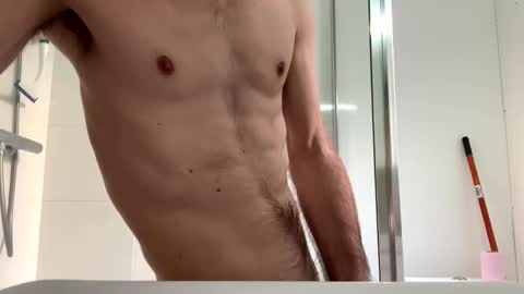 Snapshot of skinnybigdk chatting on December 19, 2024, 1:18 pm skinnybigdk online show from December 19, 2024, 1:18 pm