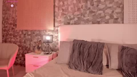 Snapshot of skinnydoll_1 chatting on May 20, 2026, 3:29 pm Mila online show from May 20, 2026, 3:29 pm