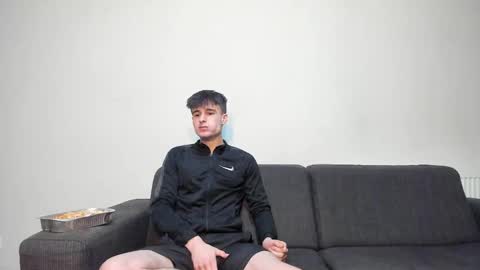 Snapshot of skinnyguywithbigd chatting on December 22, 2024, 1:45 am skinnyguywithbigd online show from December 22, 2024, 1:45 am