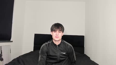 Snapshot of skinnyguywithbigd chatting on November 27, 2025, 2:52 pm skinnyguywithbigd online show from November 27, 2025, 2:52 pm