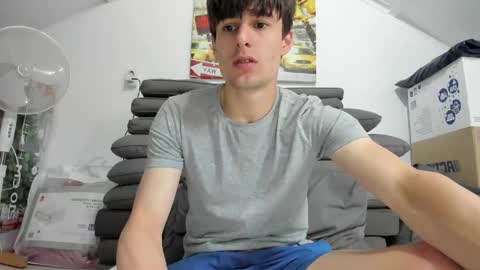 Snapshot of skinnyguywithbigd chatting on May 14, 2026, 2:57 pm skinnyguywithbigd online show from May 14, 2026, 2:57 pm