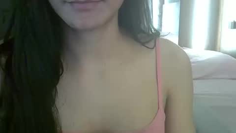 skinnykittencam online show from April 6, 2026, 9:49 pm