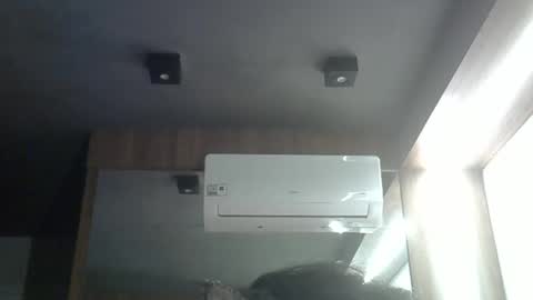 skinnykittencam online show from June 5, 2026, 3:24 am
