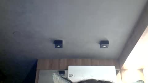 skinnykittencam online show from June 9, 2026, 9:37 pm
