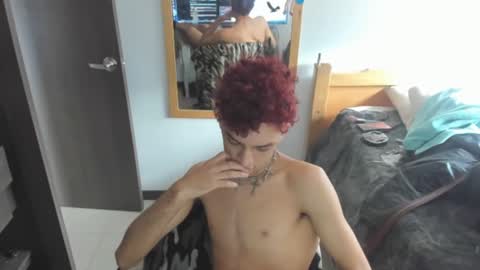 Snapshot of skinnypipe15 chatting on October 26, 2025, 2:12 pm skinnypipe15 online show from October 26, 2025, 2:12 pm