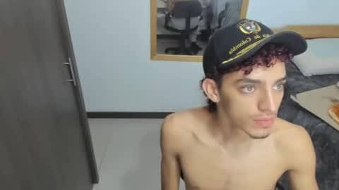 Snapshot of skinnypipe15 chatting on November 13, 2025, 3:27 am skinnypipe15 online show from November 13, 2025, 3:27 am