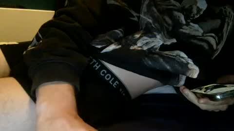 Snapshot of skinnypole6 chatting on July 10, 2026, 3:11 am skinnypole6 online show from July 10, 2026, 3:11 am