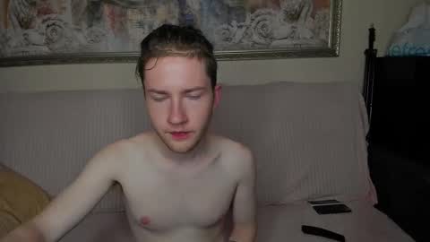 Snapshot of skip_london chatting on October 31, 2025, 11:17 pm Andrew online show from October 31, 2025, 11:17 pm