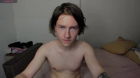 Snapshot of skip_london chatting on November 24, 2025, 11:15 pm Andrew online show from November 24, 2025, 11:15 pm