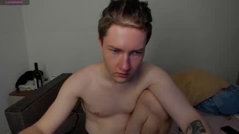 Snapshot of skip_london chatting on November 27, 2025, 9:50 pm Andrew online show from November 27, 2025, 9:50 pm