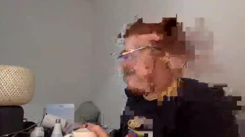 sklave_s online show from November 18, 2025, 12:09 pm