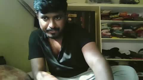 Snapshot of sklavepappu143 chatting on November 24, 2025, 9:20 am Indianslut1431 online show from November 24, 2025, 9:20 am