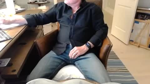 Snapshot of skr235 chatting on February 27, 2025, 2:32 am skr235 online show from February 27, 2025, 2:32 am