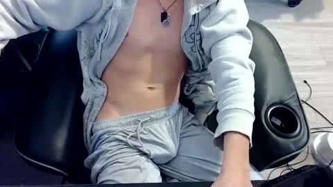 Snapshot of skrogdog chatting on April 27, 2026, 6:28 pm skrogdog online show from April 27, 2026, 6:28 pm