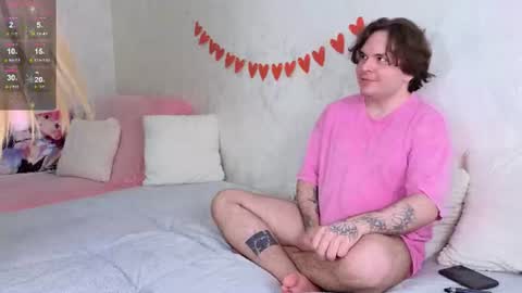Ethan and Mona online show from July 16, 2026, 7:53 pm