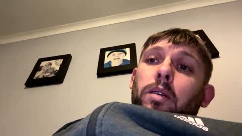 skuzzy25 online show from February 4, 2025, 12:40 am