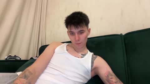 Snapshot of sky_hexx chatting on July 26, 2026, 7:21 pm Roby online show from July 26, 2026, 7:21 pm