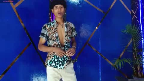 Snapshot of sky_walkerss chatting on April 20, 2026, 6:53 pm sky_walkerss online show from April 20, 2026, 6:53 pm