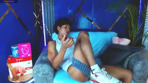 Snapshot of sky_walkerss chatting on May 16, 2026, 5:34 pm sky_walkerss online show from May 16, 2026, 5:34 pm