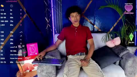Snapshot of sky_walkerss chatting on May 17, 2026, 5:20 pm sky_walkerss online show from May 17, 2026, 5:20 pm