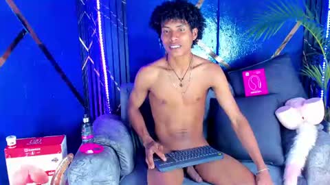 sky_walkerss online show from June 17, 2026, 6:20 pm