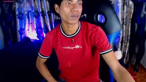 sky_walkerss online show from June 23, 2026, 7:01 pm