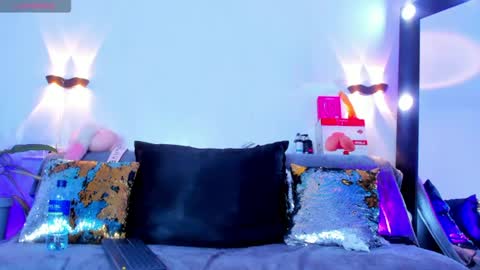 sky_walkerss online show from June 27, 2026, 8:03 pm